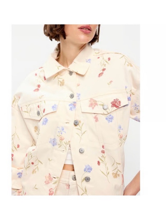 Old Navy Jackets & Blazers - Old Navy Cream Embroidered Floral Jean Jacket